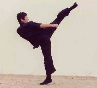 Lei Siu Lung | Bruce lee martial arts, Bruce lee photos, Bruce lee