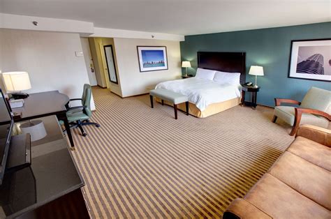 Experience Luxury and Convenience at Hampton Inn Chicago Downtown ...