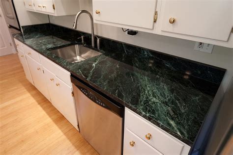 Stone kitchen countertops make your kitchen work space look natural
