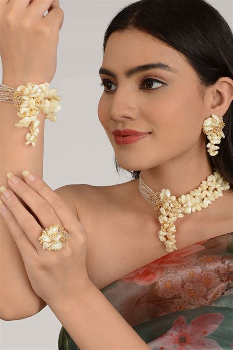 Buy White Tassel Shells And Beads Sampaguita Studded Stone Choker Set by House of D'oro Online ...