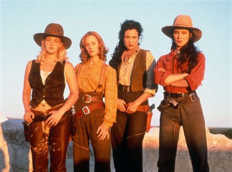 Drew Barrymore, Mary Stuart Masterson, Andie MacDowell, Madeleine Stowe în Bad Girls | Girl ...