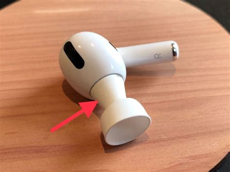 How to Wear AirPods Pro Properly, so They Don’t Fall Out - Techuncode