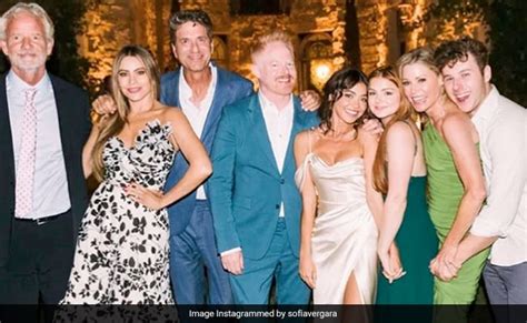 Sofia Vergara shares photo from Modern Family reunion at Sarah Hyland's ...