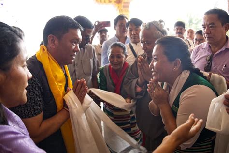 ཨ་རུ་ན་ཅལ་མངའ་སྡེའི་སྤྱི་ཁྱབ་བློན་ཆེན་མཆོག་རྒྱ་གར་ལྷོ་ཕྱོགས་མོན་གྷོ་འདོད་རྒུ་གླིང་དུ་ཕེབས་འདུག ...