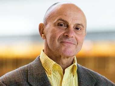 Nobel Prize Winner Eugene Fama Explains Why You Have No Chance Of Beating The Market | Business ...