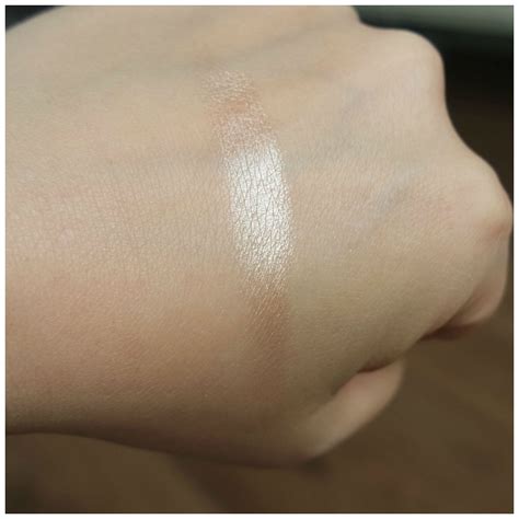 Benefit Cookie highlighter – Floating in Dreams