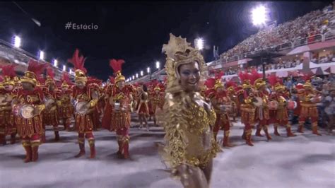 G1 - Veja os melhores GIFs da primeira noite do carnaval do Rio - notícias em Carnaval 2016 no ...