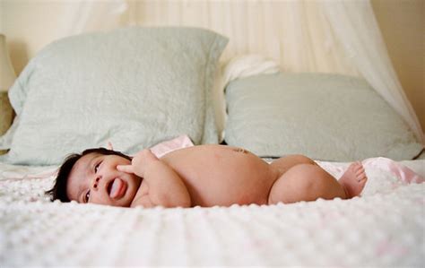 newborn-blanket | www.andreannaarambulaphotography.com/2011/… | Flickr