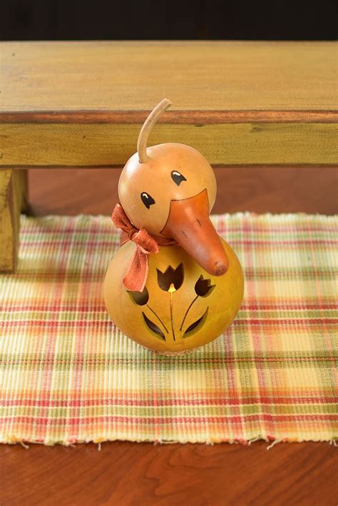 Dillard Duck Mini Yellow Farmhouse Country Farm Animals Gourd Decor – Meadowbrooke Gourds