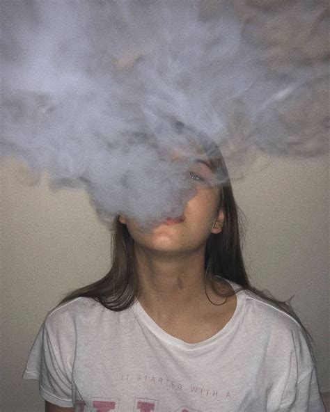 Smoking Girl Tumblr Wallpapers - Wallpaper Cave