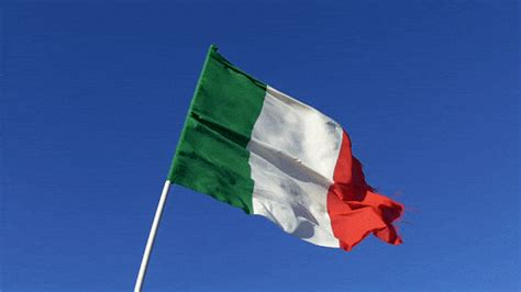 Italian Flag GIF by Viaggio nel Mondo - Find & Share on GIPHY