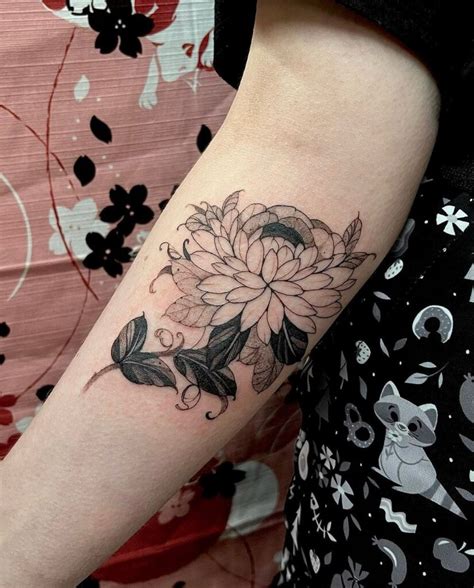 11+ November Birth Flower Tattoo Ideas That Will Blow Your Mind!