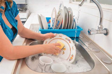 How to Wash Dishes: Step by Step Guide