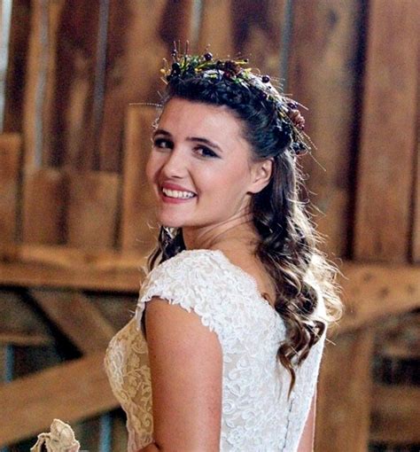 Lodge Wedding Bridal Berry Flower Crown Ivory Elope Halo - Etsy | Country wedding hairstyles ...