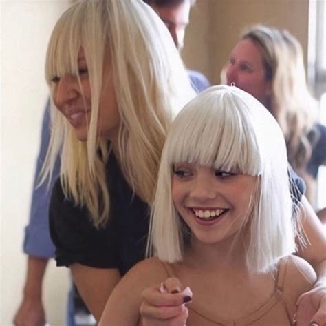 Photo : Sia et l'actrice Maddie Ziegler sur le tournage du film "Music ...