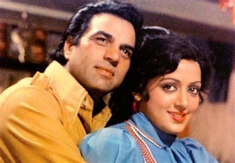 Bollywood Buzz: Hema Malini, Dharmendra thank fans for…