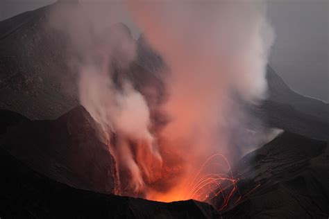 Suwanosejima Volcano