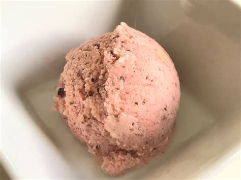 Family FECS: Homemade Strawberry Ice-cream