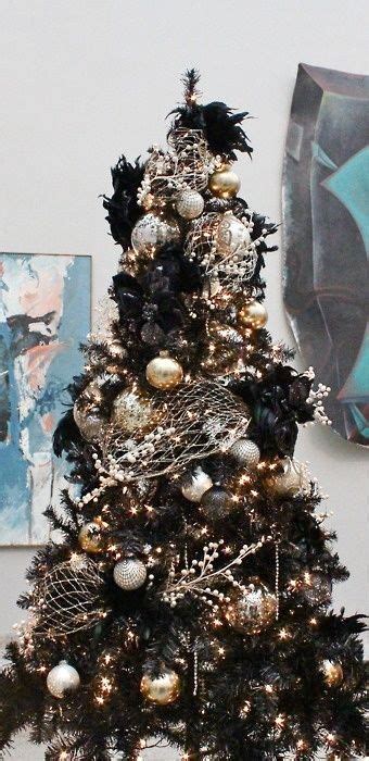 25 Black Christmas Tree Decor Ideas That Wow - Shelterness