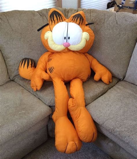 Vintage HUGE GARFIELD Stuffed Plush Animal Cat 51" Pillow Dakin United Feature | Plush animals ...