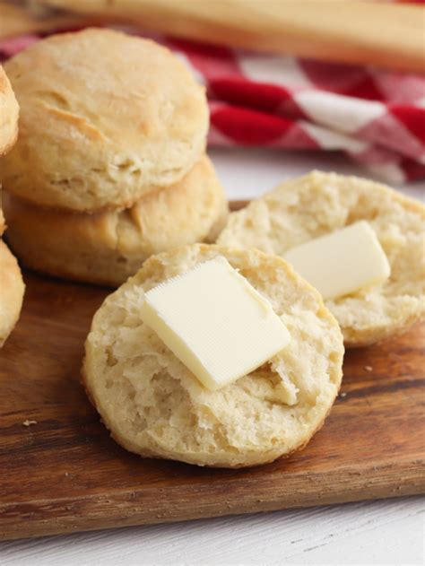 COPYCAT CRACKER BARREL BISCUITS - BubbaPie