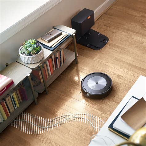 iRobot Roomba® j7 Series Robot Vacuums | iRobot® | iRobot