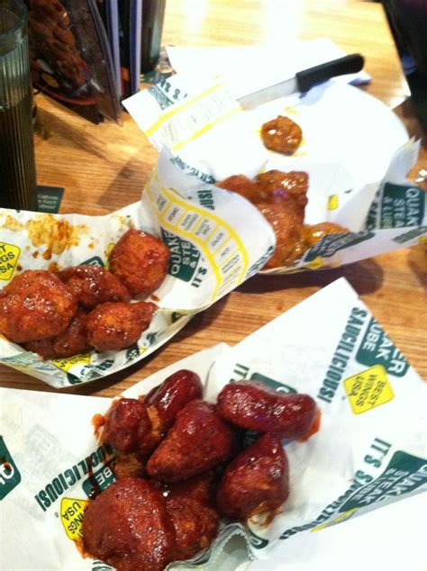 » Quaker Steak and Lube – Boneless Wings Dine at Joe's