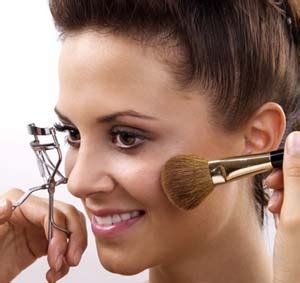 On Stage Hair Design: Makeup Tips Every Girl Should Know