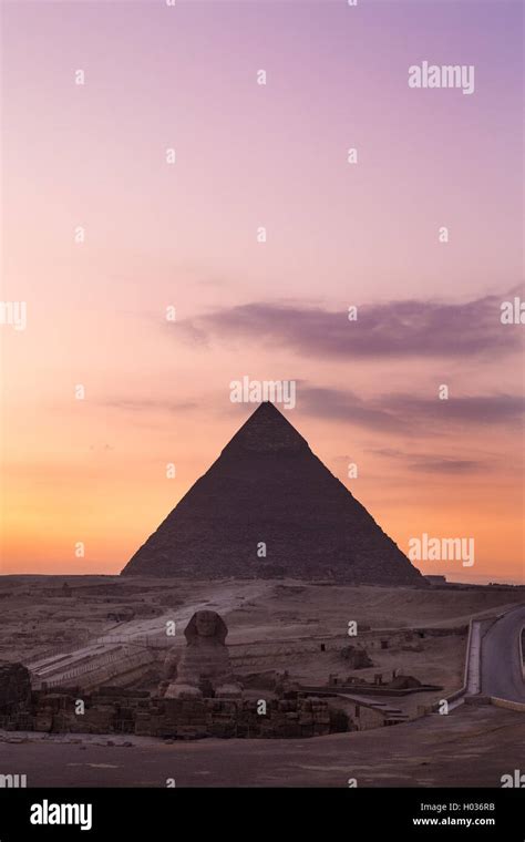 Silhouette camel pyramid sunset giza hi-res stock photography and images - Alamy