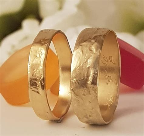 Gold Wedding Band Set Hammered Wedding Ring Set His and Hers - Etsy