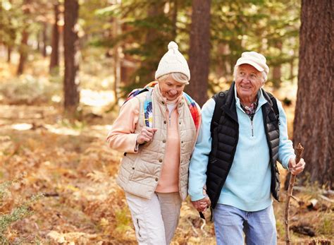 The Hiking Habits That Slow Aging Will Make It Your Fave Fall Workout ...