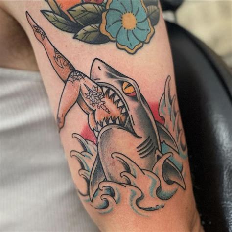 Details more than 70 shark bite tattoo - in.cdgdbentre