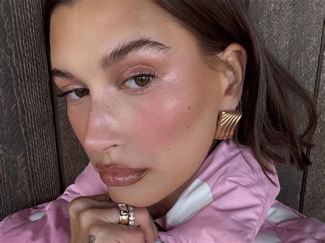 We'll Be Copying Hailey Bieber's "Sugar Plum Fairy" Makeup All Season Long