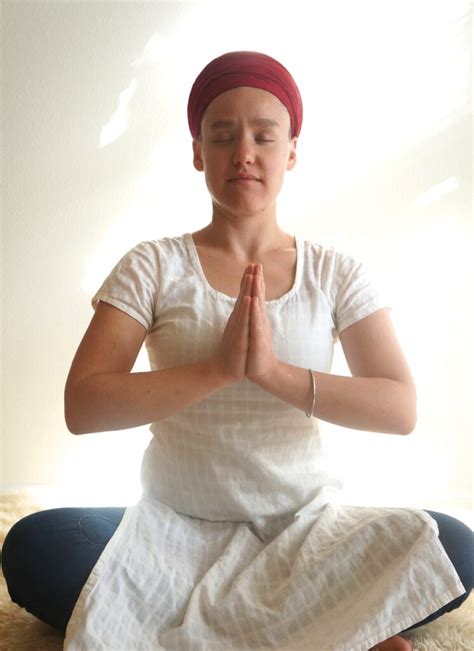 Pranam-Mudra-Prayer-Pose – The Kundalini Research Institute