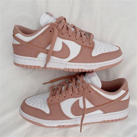 Nike Dunk Low Rose Whisper (W) - סניקרס וספורט | MAYER'S