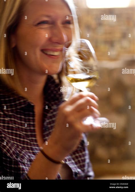 Margeon flashes wine chateau de hi-res stock photography and images - Alamy