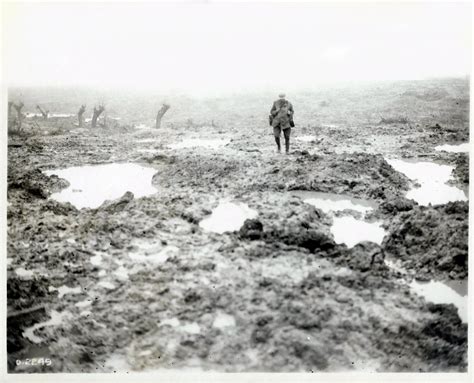 File:Second Battle of Passchendaele - Field of Mud.jpg - Wikimedia Commons