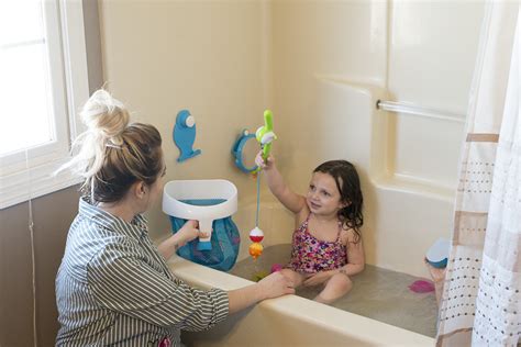 Toddler bath time: why you shouldn't rush it - The Samantha Show- A ...