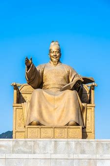 Free Photo | Beautiful statue admiral yi sun shin