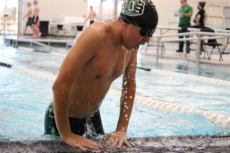 Boys Varsity Swim at Campus (Photos by Talia Ransom) – Panther's Tale