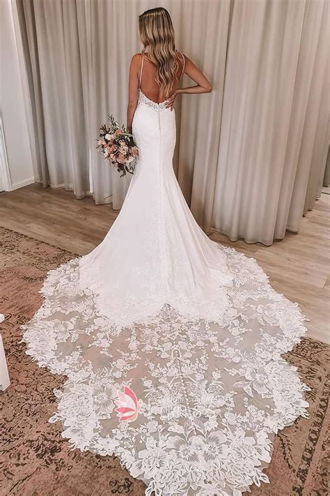 Romantic Scalloped Lace Long Train Mermaid Wedding Dress - Lunss