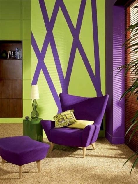Pantone Farben: Ultra Violet als Trendfarbe für 2018! | Purple living room, Room colors, Living ...