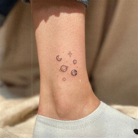 10 Cute Planet-Themed Tattoo Ideas You'd Want to Get Inked | Preview.ph