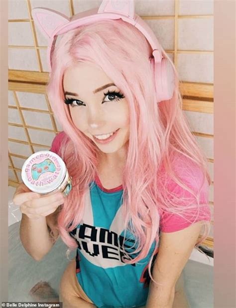 British 'gamer girl' influencer sells her own BATH WATER for £24 a pop to 'thirsty' followers ...