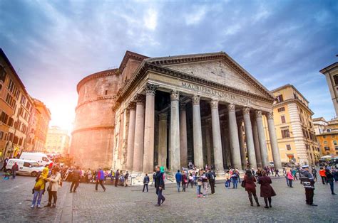 Pantheon, Rome: The dome, interior, the oculus and opening time ...