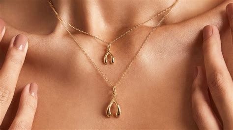 Suki Jewelry | Amal Wishbone Pendant