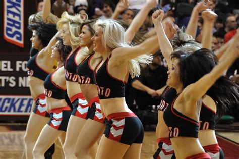 Cheerleaders and Sport Girls: Toronto Raptors Cheerleaders Need A Win ...