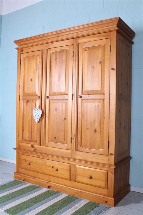 £275 SOLID PINE TRIPLE WARDROBE 2 RAILS 2 DRAWERS 2 SHELVES - SEE MORE ...