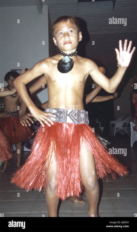 Traditional dancing, Cook Islands Stock Photo - Alamy