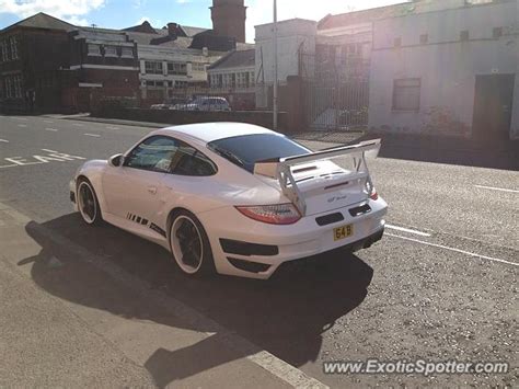 Porsche 911 spotted in Glasgow, United Kingdom on 05/13/2014